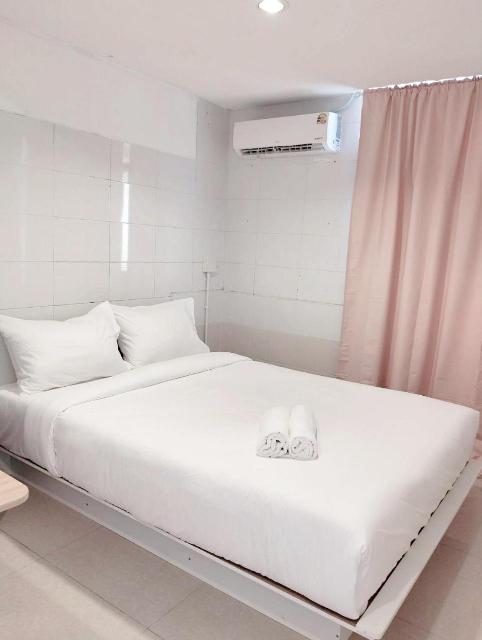 X Mitr Sukhumvit 2 Bts Nana Apartment *